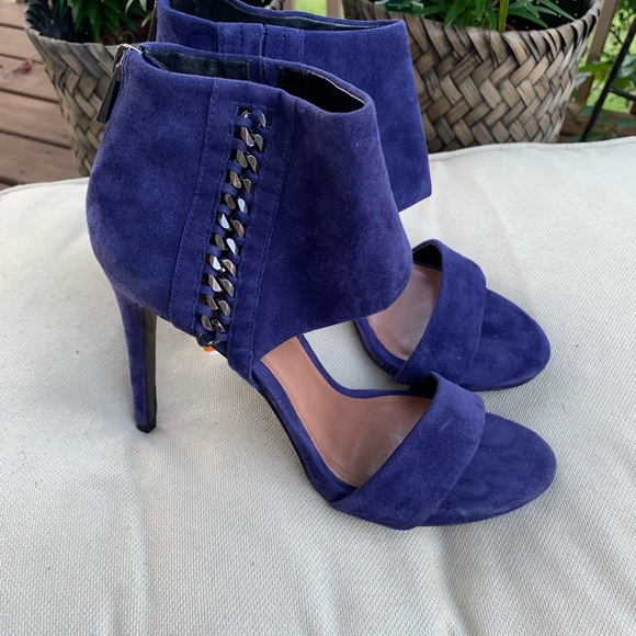 Vince Camuto suede sandals - Picture 3 of 14